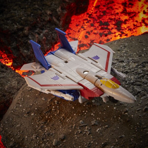 Transformers Kingdom Wave 2 Core Starscream  (13 of 77)